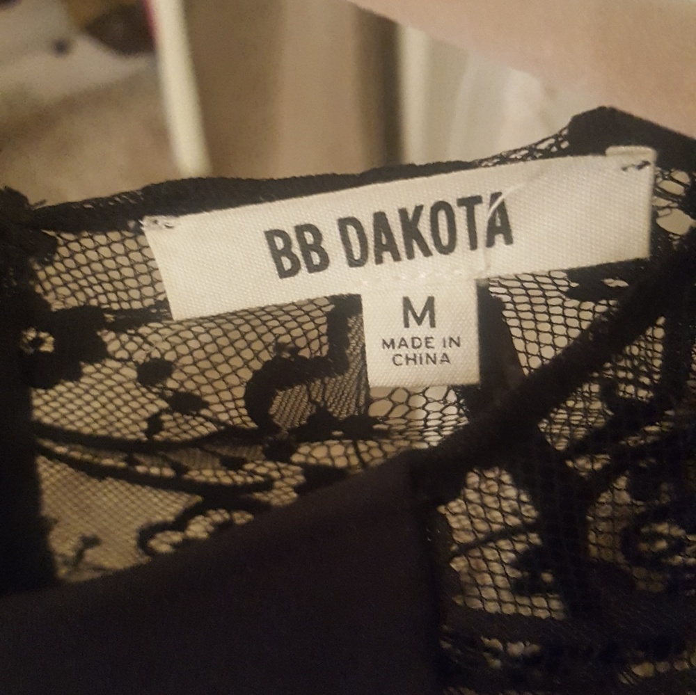 Dress - Picture 3 of 3